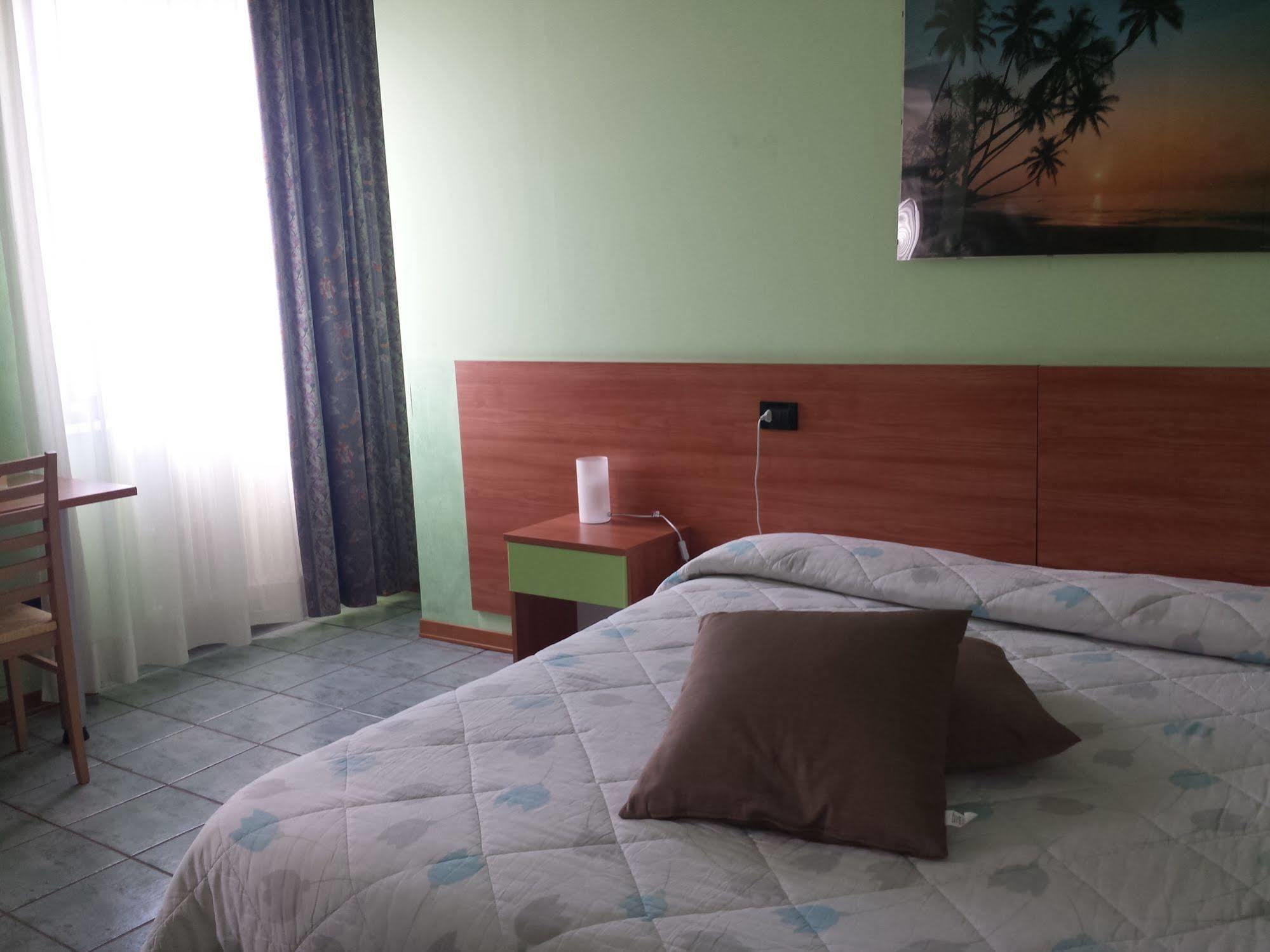 Hotel Stazione Paratico Εξωτερικό φωτογραφία