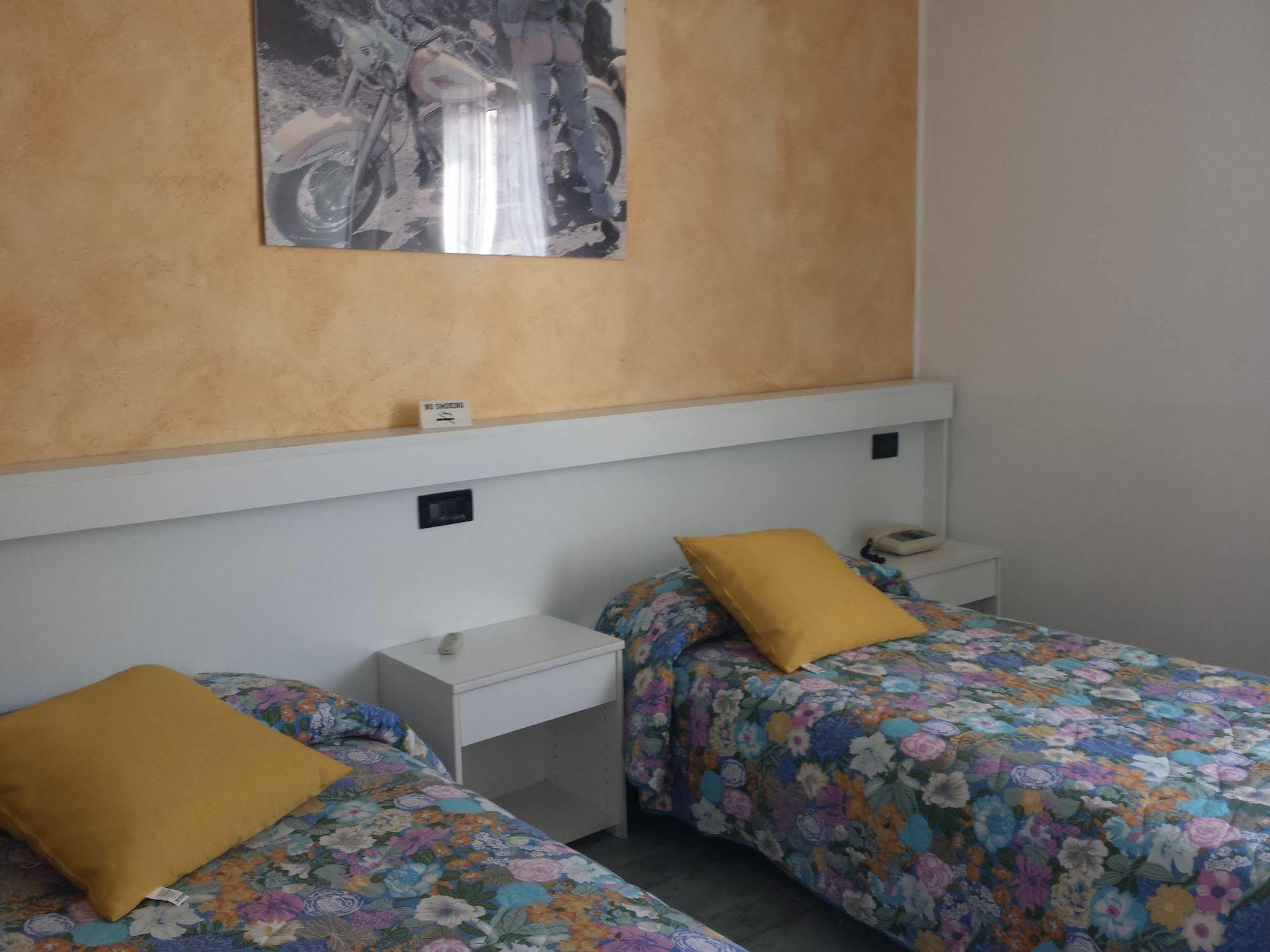 Hotel Stazione Paratico Εξωτερικό φωτογραφία