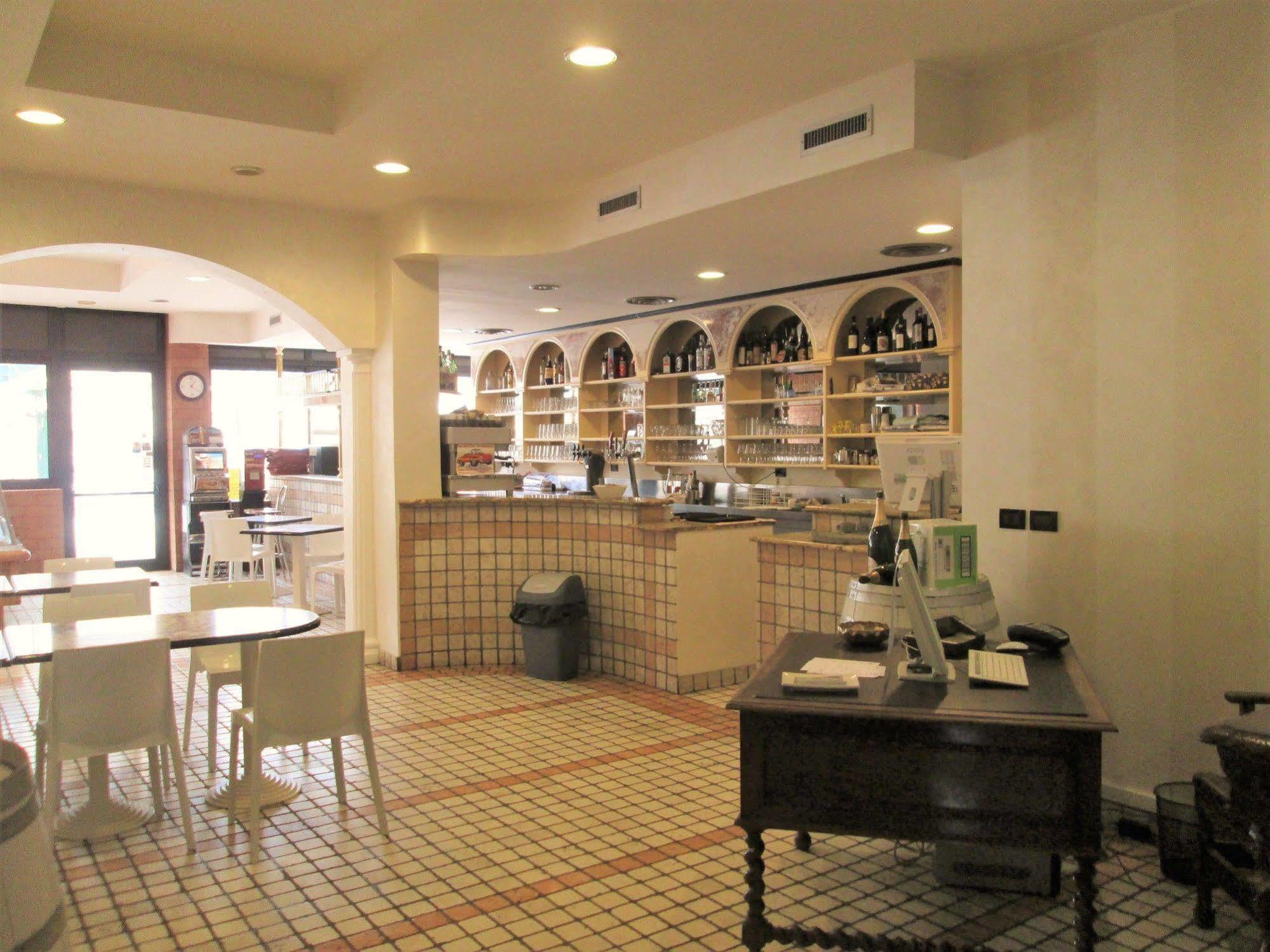 Hotel Stazione Paratico Εξωτερικό φωτογραφία